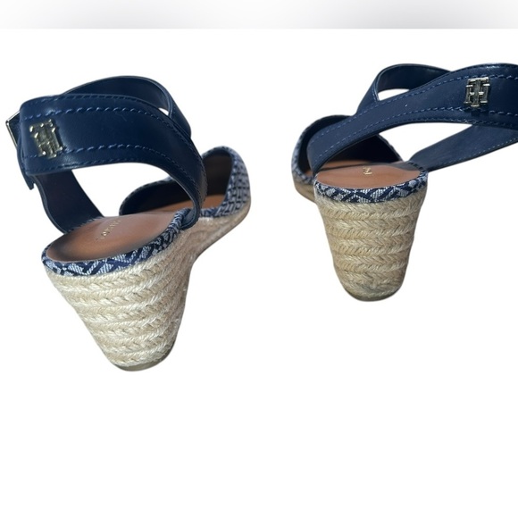Tommy Hilfiger Women's Nilsa Sandal Blue Size 8 - Picture 2 of 5